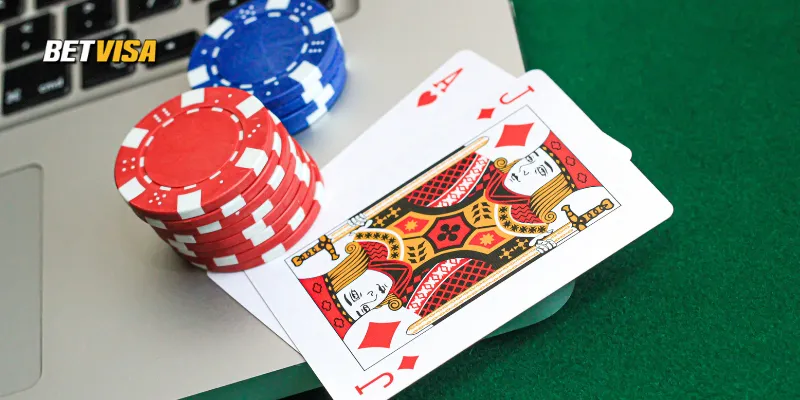 Poker hấp dẫn bởi tính chiến lược cao.